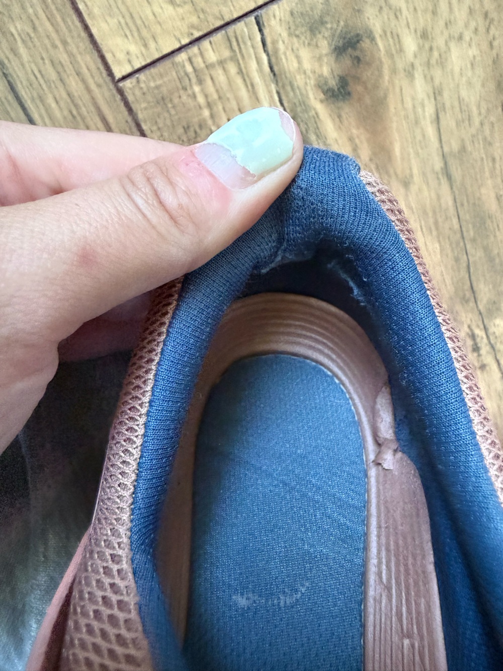 On Cloud Running Shoes in Dusty Rose - Picture 6 of 7